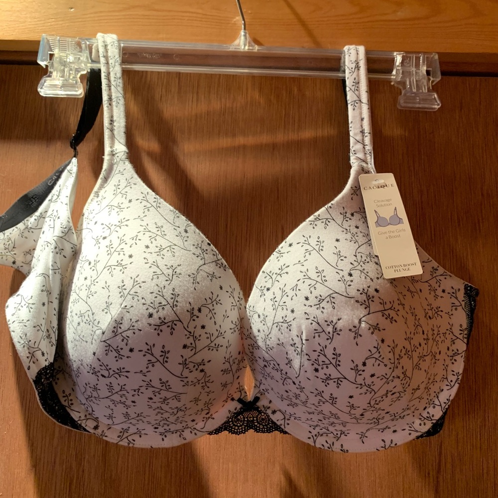 Cacique brand new bra